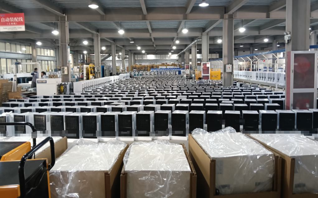 REACT 55Lportable hand-pushed dehumidifier: a flexible and efficient industrial moisture-proof solution